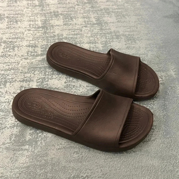 Iconic Crocs Comfort  Mellow Slide Sandals SZ J 4  Youth black - Picture 1 of 4